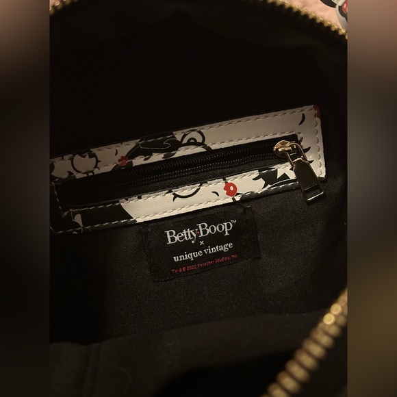 Betty Boop Mini Backpack - Picture 3 of 3